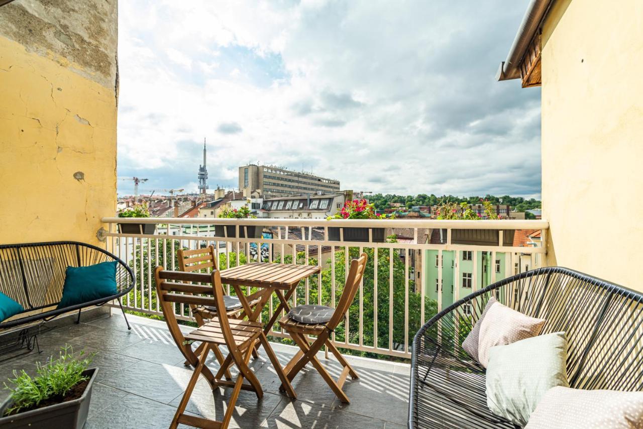 Central, Spacious, Modern 5 Bedrm Duplex W/Balcony ปราก ภายนอก รูปภาพ
