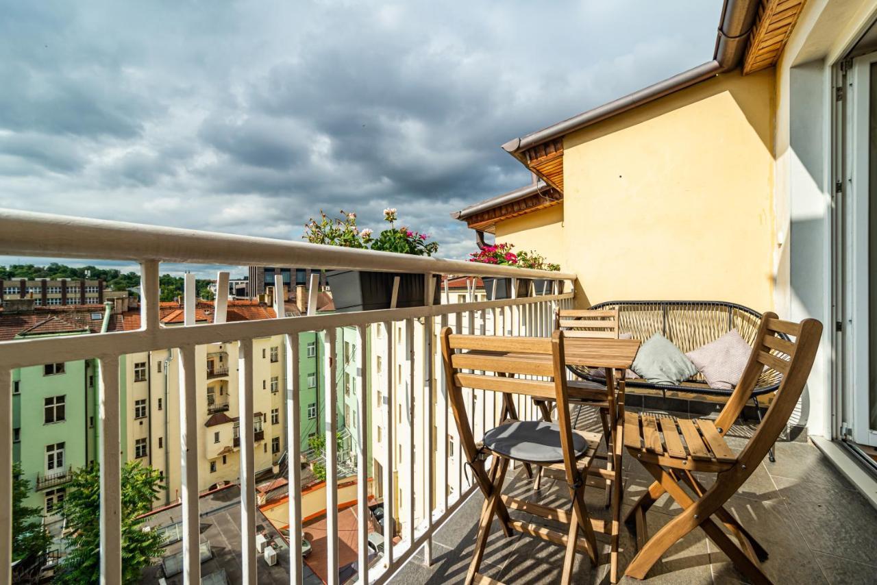 Central, Spacious, Modern 5 Bedrm Duplex W/Balcony ปราก ภายนอก รูปภาพ